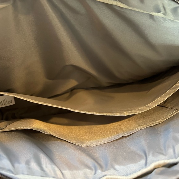 Amazon Basics Laptop Computer Bag Tablet should bag size 15.6 inch - Picture 5 of 7